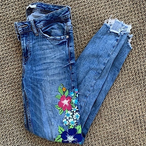 Boho ZARA Jeans TRAFALUC DENIMWEAR Floral Embroidered Blue Green Red Pink Size 4 - Picture 4 of 13